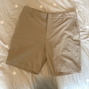 Mens All in Motion Golf Shorts. Size 32 waist.